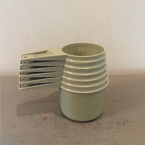 VTG Tupperware Set Of 6 Avocado Green Measuring Cups